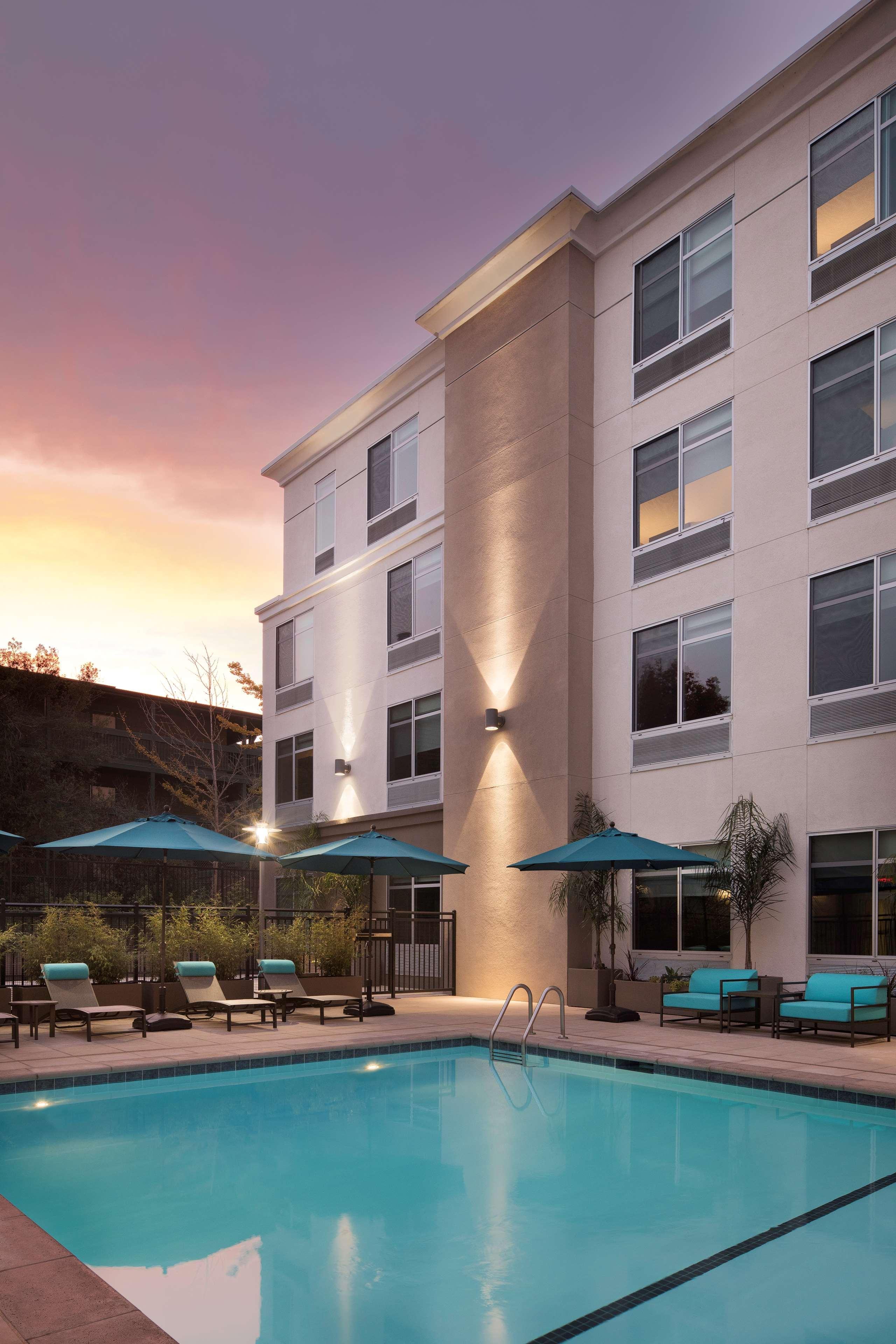 Hyatt Place Santa Cruz Hotel Exterior photo